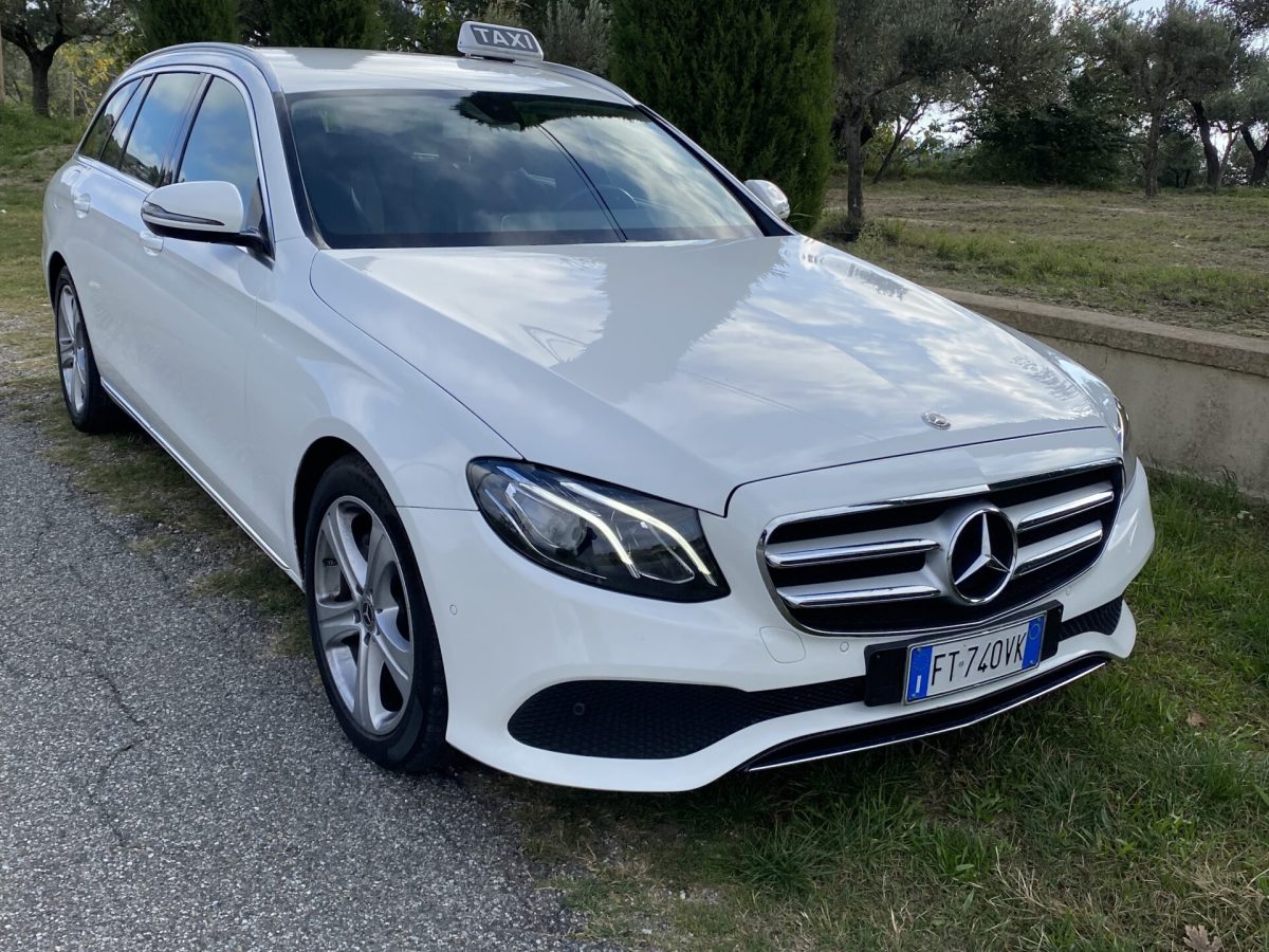 Taxi Lamezia Airport di Michele Renda - Mercedes